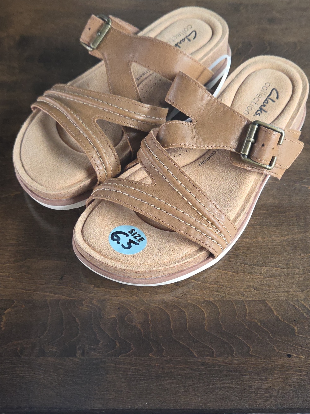 Clarks Size 6.5 Women's New Light Brown Leather Sandals